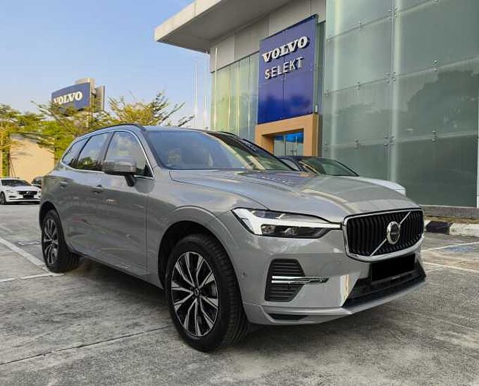 Volvo XC60 XC60 Essential, B5 AWD Mild hybrid, Petrol