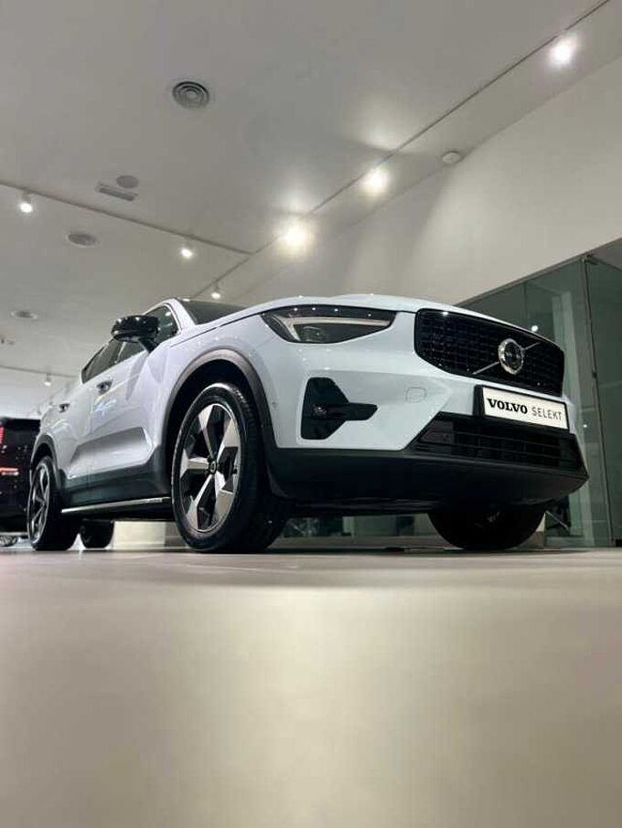 Volvo XC40 Plus, B5 AWD Mild hybrid, Petrol, Dark