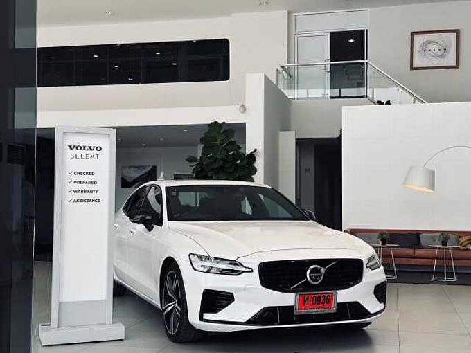 Volvo S60 Recharge R-Design, T8 AWD plug-in hybrid
