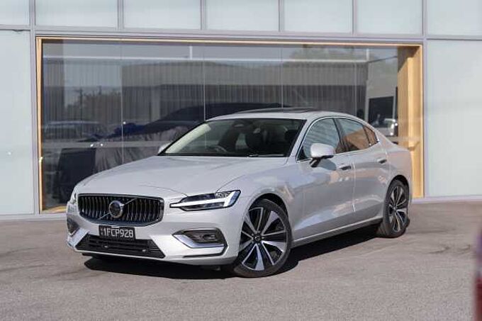 Volvo S60 S60 Ultra, B5 AWD Mild hybrid, Petrol, Bright