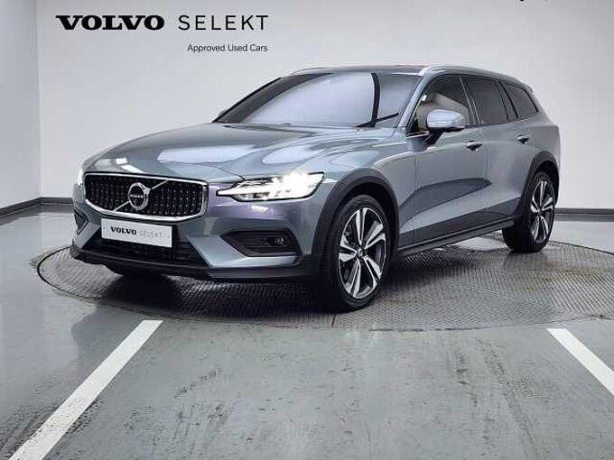 Volvo V60 B5 Cross Country Pro  AWD