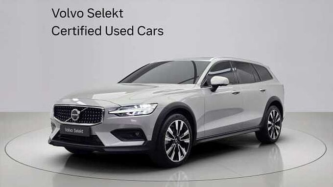 Volvo V60 Cross Country B5 AWD Ultra bright