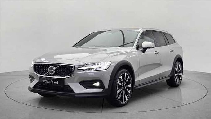Volvo V60 Cross Country Ultimate, B5 AWD mild hybrid, 가솔린