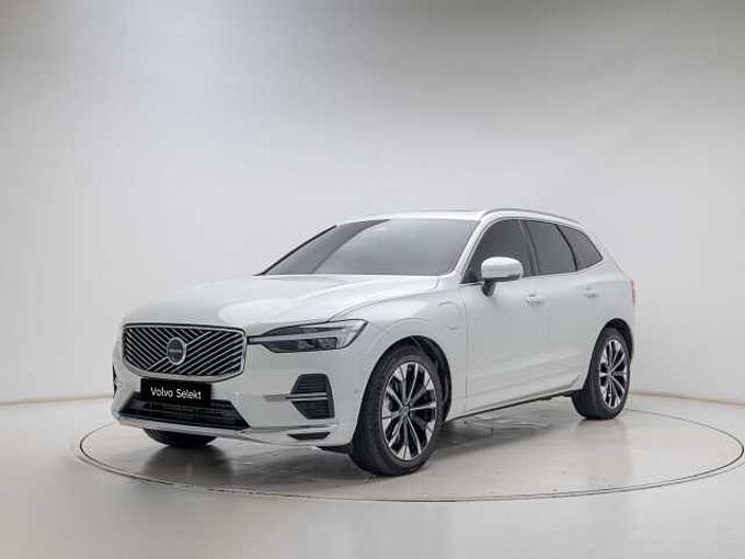 Volvo XC60 Ultra, T8 AWD 플러그-인 하이브리드, 전기/가솔린, 브라이트