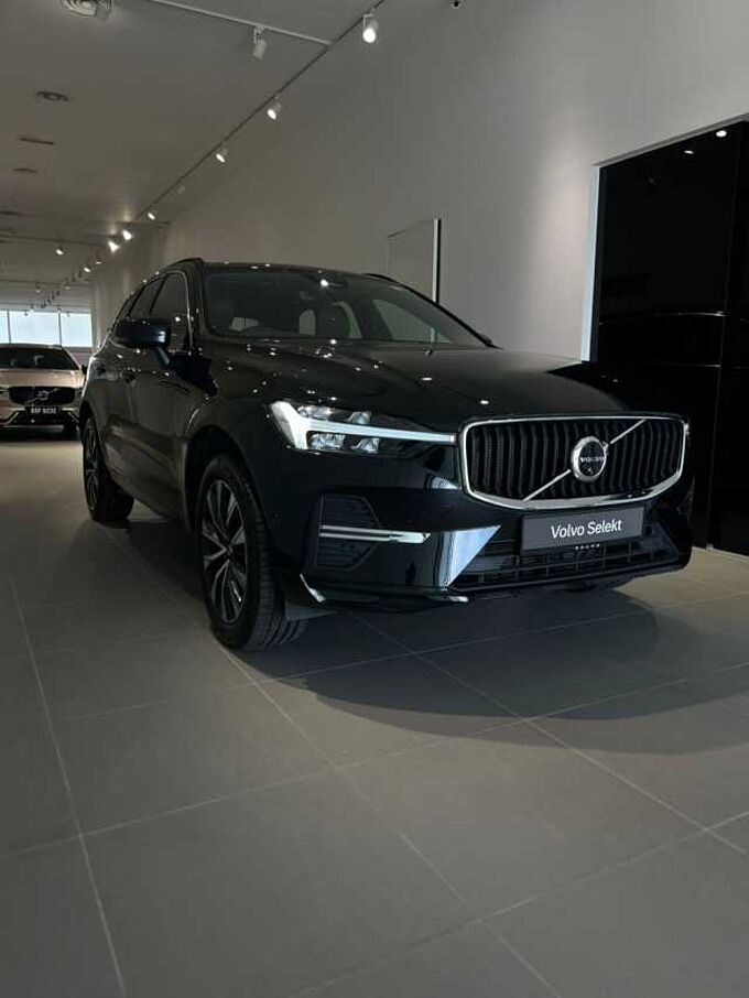Volvo XC60 XC60 Essential, B5 AWD Mild hybrid, Petrol