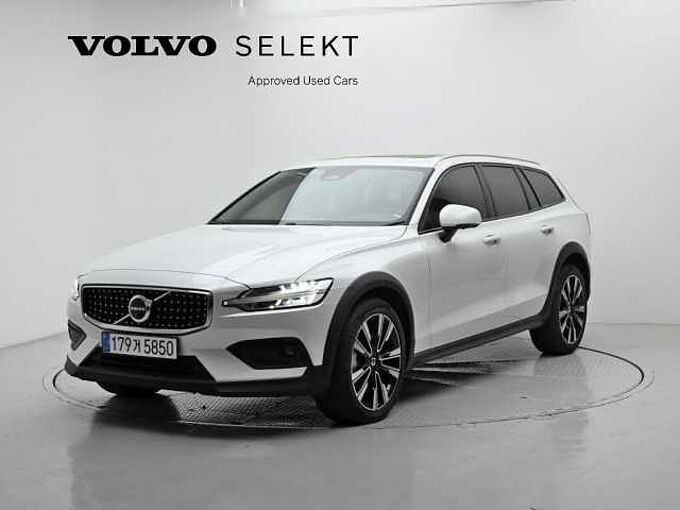 Volvo V60 Cross Country Ultimate, B5 AWD 마일드 하이브리드, 가솔린, 브라이트