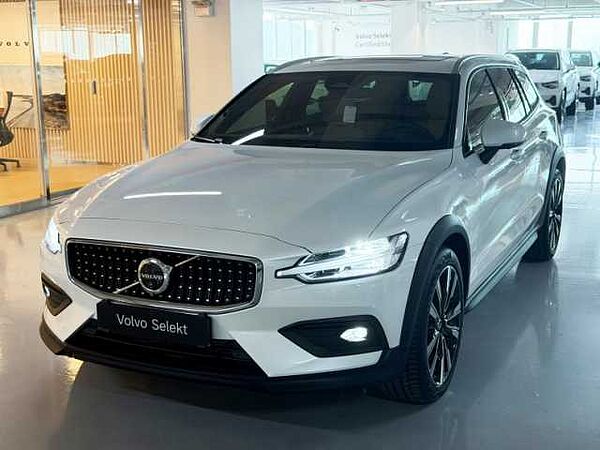 Volvo V60 Cross Country Ultra, B5 AWD