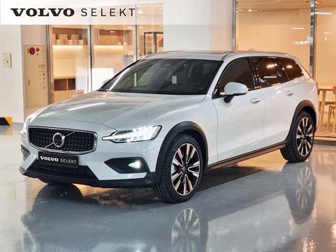 Volvo V60 Cross Country Ultra, B5 AWD