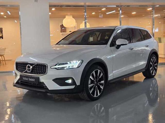 Volvo V60 Cross Country Ultra, B5 AWD
