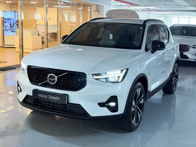 Volvo XC40 Ultra, B4 AWD, 다크