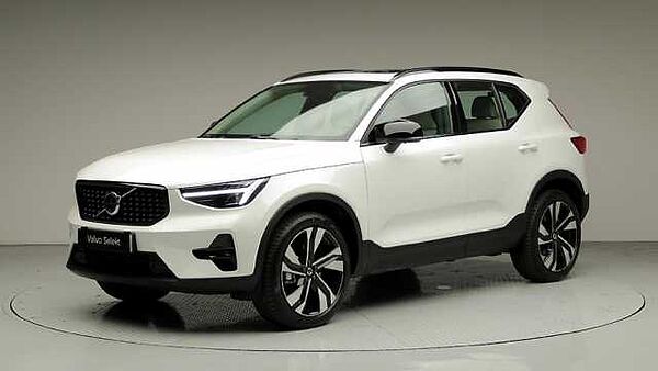 Volvo XC40 Ultra, B4 AWD 마일드 하이브리드, 가솔린, 다크