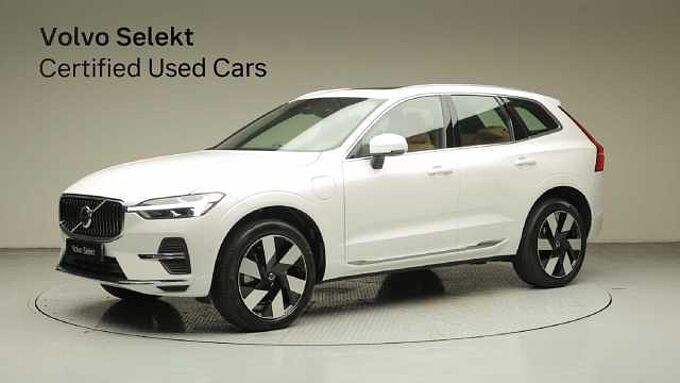 Volvo XC60 Ultra, T8 AWD 플러그-인 하이브리드, 전기/가솔린, 브라이트