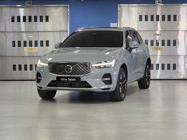 Volvo XC60 Ultra, T8 AWD 플러그-인 하이브리드, 전기/가솔린, 브라이트