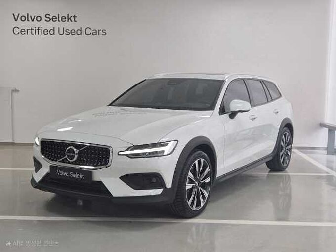 Volvo V60 Cross Country Ultra, B5 AWD 마일드 하이브리드, 가솔린, 브라이트