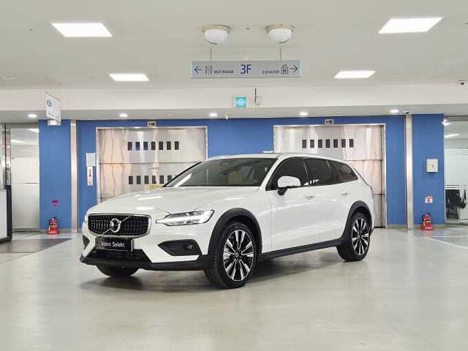 Volvo V60 Cross Country Ultra, B5 AWD 마일드 하이브리드, 가솔린, 브라이트