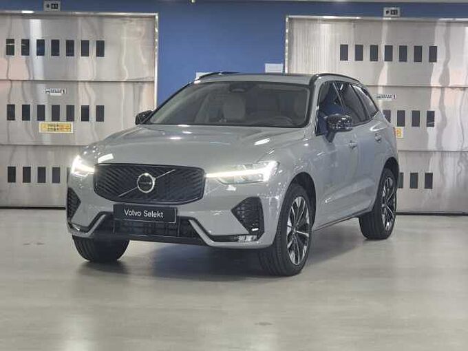 Volvo XC60 Ultra, B5 AWD 마일드 하이브리드, 가솔린, 다크