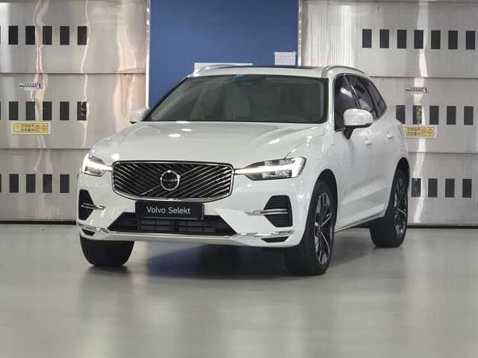 Volvo XC60 Ultra, T8 AWD 플러그-인 하이브리드, 전기/가솔린, 브라이트